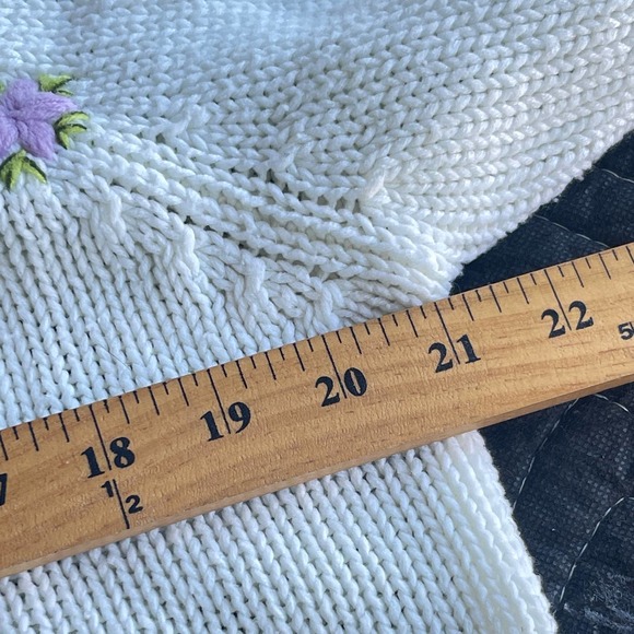 Grandma Knit Cardigan Sweater Womens Large Cream Embroidered Floral - Picture 6 of 8
